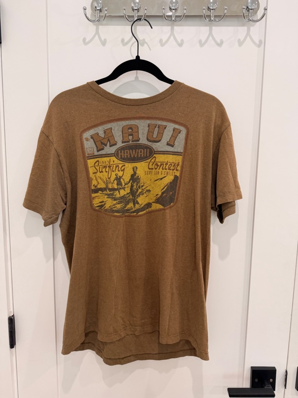 Vintage style- Maui Hawaii Graphic Tee - Brown Surfing Print